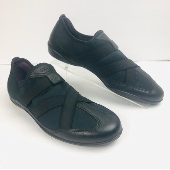 ecco women’s black bluma slip on hook and‎ loop size 9 - Picture 1 of 10